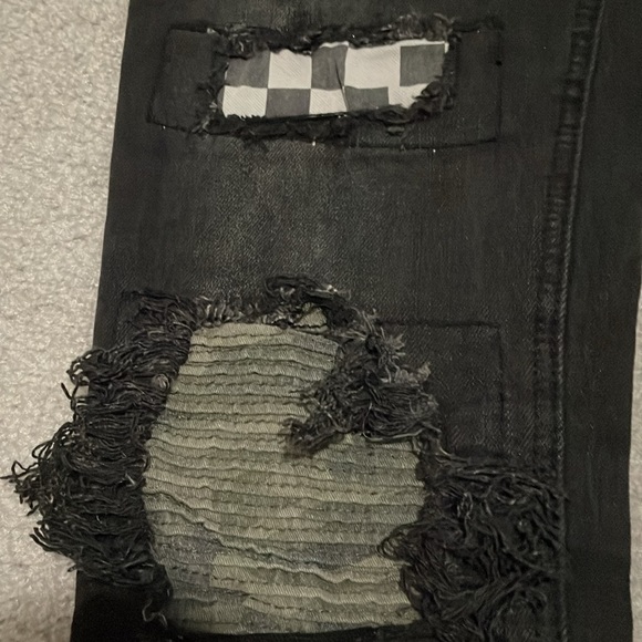 Pacsun black boys distressed jeans. Size 30 x 32  zipper on bottom - Picture 2 of 5